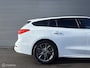 Ford Focus Wagon 1.0 EcoBoost ST Line Business | Trekhaak | Winterpakket | Camera | Clima | Privacy Glass | Carplay | Keyless