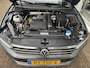 Volkswagen Passat Variant 1.4 TSI ACT Highline Business R | Airco | Elektrische ramen | Grote laadruimte | Dakrails | Navigatie | CarPlay | APK tot -21-11-2026 |