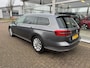 Volkswagen Passat Variant 1.4 TSI ACT Highline Business R | Airco | Elektrische ramen | Grote laadruimte | Dakrails | Navigatie | CarPlay | APK tot -21-11-2026 |