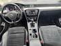 Volkswagen Passat Variant 1.4 TSI ACT Highline Business R | Airco | Elektrische ramen | Grote laadruimte | Dakrails | Navigatie | CarPlay | APK tot -21-11-2026 |