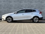 Volvo V40 Cross Country 2.0 T4 Momentum | Automaat | Trekhaak | Actieve LED koplampen | Navigatie | Stoelverwarming voor + achter | Climate control | Achteruitrijcamera | Keyless | Parkeersensoren achter | Standkachel | Getint glas |