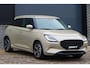 Suzuki Swift 1.2 Style Smart Hybrid SHOWROOM VOORRAAD tot 10 jaar garantie! | Rijklaar | Nieuw