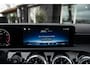 Mercedes-Benz A-klasse 200 AMG Line Panoramadak I Adaptive Cruise I 360 I HeadUp I Memory I Sfeerverlichting I NL Auto I NAP I BTW
