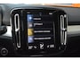 Volvo XC40 T4 Recharge Inscription| Stoel + Stuur Verwarmd | Trekhaak | Camera | Apple CarPlay | BLIS |