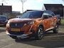 Peugeot 2008 1.2 130pk GT EAT8 AUTOMAAT Apple Carplay & Android Auto | TREKHAAK | Navi | Panoramisch schuifdak | Achteruitrijcamera | Cruise & Climate | P-hulp |BT