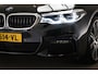 BMW 5-Serie Touring 530i M-Sport High Executive | PANORAMADAK | HOUTAFWERKING | STUURVERWARMING | 360 CAMERA | 20"