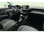 Peugeot e-208 EV Allure 50 kWh 3-Fasen l Camera l PDC l Keyless l Navigatie l Bluetooth l Apple Carplay/Android Auto l DAB l LED l Lichtmetalen velgen