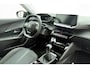 Peugeot 2008 1.2 PureTech Allure Pack Digitaal Instrumentenpaneel l Camera l PDC l Apple Carplay/Android Auto l Navigatie l Bluetooth l Climate Control l Cruise Control l Keyless l Lichtmetalen Velgen
