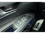 Peugeot 3008 1.6 HYbrid4 300 Première Pack Avantage Design Lederen Stoelen l Elektrisch + Memory + Massage/Verwarmbaar l Schuif-Kanteldak l Camera l PDC l Trekhaak l Apple Carplay/Android Auto l Elektrische kofferbak l Adaptive Cruise l Climate Control l DAB l Draadloze Telefoonlader l Navi l Bluetooth