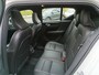 Volvo XC40 B4 R-Design |Lederen bekleding| Trekhaak | Schuifdak| Vos Geleverd|