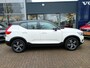 Volvo XC40 B4 R-Design |Lederen bekleding| Trekhaak | Schuifdak| Vos Geleverd|