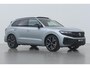 Volkswagen Touareg 3.0 TSi eHybrid 4MOTION R Edition | Luchtvering | Trekhaak | Panoramadak | Head-Up | Massage+Ventilatie | 22 Inch