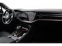 Volkswagen Touareg 3.0 TSi eHybrid 4MOTION R Edition | Luchtvering | Trekhaak | Panoramadak | Head-Up | Massage+Ventilatie | 22 Inch
