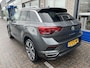 Volkswagen T-Roc 1.5 TSI R-Line / AUTOMAAT/ PANO/ 2X R-LINE/ TREKHAAK/ CLIMA/ DIGITAL DASH/ NAVI/ APP-CONNECT/ STOELVERWARMING