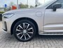 Volvo XC60 2.0 T6 Plug-in hybrid 350 pk AWD Plus Dark Long Range Panoramadak Standkachel Elek Comfortstoelen Navigatie Harman Kardon Leder Stoelverwarming v+a Camera Carplay 20 Inch Velgen Extra Getint Glas Bright Dusk Metallic 1e Eigenaar