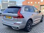Volvo XC60 2.0 T6 Plug-in hybrid 350 pk AWD Plus Dark Navigatie Panoramadak Standkachel Elek Comfortstoelen Harman Kardon Leder Stoelverwarming v+a Camera Carplay 20 Inch Velgen Extra Getint Glas Long Range Bright Dusk Metallic 1e Eigenaar