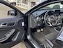 Mercedes-Benz GLA 180 Business Solution AMG / Automaat / NL-Auto / AMG-Line / Open-Panodak / Uitklapbare-Trekhaak / LED / Keyless / Cruise-Control / Climate-Control / Stoelverwarming / Elektr.-Achterklep / Apple-Carplay & Android-Auto / Grootlicht-Assistent / PDC V+A met Camera / 19'' LMV / All-Season / ENZ.