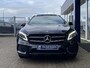 Mercedes-Benz GLA 180 Business Solution AMG / Automaat / NL-Auto / AMG-Line / Open-Panodak / Uitklapbare-Trekhaak / LED / Keyless / Cruise-Control / Climate-Control / Stoelverwarming / Elektr.-Achterklep / Apple-Carplay & Android-Auto / Grootlicht-Assistent / PDC V+A met Camera / 19'' LMV / All-Season / ENZ.