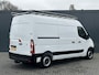 Renault Master T35 2.3 dCi / L2H2 / 1e EIG. / TREKHAAK / IMPERIAAL / 71.470 KM !! / AIRCO / CRUISE / BLUETOOTH / 6-BAK