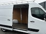 Renault Master T35 2.3 dCi / L2H2 / 1e EIG. / TREKHAAK / IMPERIAAL / 71.470 KM !! / AIRCO / CRUISE / BLUETOOTH / 6-BAK