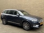 Volvo XC90 2.0 T8 390pk Recharge AWD Inscription | 7-persoons Wegklapbare trekhaak | Lederen interieur | 360 camera | Navigatie | Stoelverwarming&koeling | Stuurverwarming | DAB | LED | Adaptieve cruise / Pilot assist | Lane assist | Virtual cockpit | Apple CarPlay / Android Auto | Head up display | Elektrisch verstelbare stoelen met memory | Volledig onderhouden!