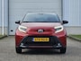 Toyota Aygo X 1.0 Premium Automaat / JBL Audio / Adaptief Cruise Control  / Stoelverwarming / Apple Carplay & Android Auto / Achteruitrijcamera / 18" Lichtmetalen Velgen / Navigatie / Airco /