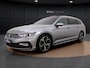Volkswagen Passat Variant 1.5 TSI R-Line | Pano Dak | Leder | ERGO Stoel | Matrix LED | Voorruitverwarming | 18" |