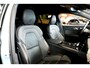 Volvo V60 2.0 T6 AWD 250kW/340pk Aut8 Recharge R-Design HARMAN/KARDON + SPORTSTOELEN + FOUR-C ONDERSTEL + MEMORY BESTUURDER + CAMERA + ADAPT.CRUISE + BLIS + LANE ASSIST + PILOT ASSIST + KEYLESS ENTRY&GO + STANDVERWARMING + ON-CALL + PARKSENSOREN + 19" LM-VELGEN!!