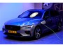 Volvo V60 2.0 T6 AWD 250kW/340pk Aut8 Recharge R-Design HARMAN/KARDON + SPORTSTOELEN + FOUR-C ONDERSTEL + MEMORY BESTUURDER + CAMERA + ADAPT.CRUISE + BLIS + LANE ASSIST + PILOT ASSIST + KEYLESS ENTRY&GO + STANDVERWARMING + ON-CALL + PARKSENSOREN + 19" LM-VELGEN!!