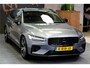 Volvo V60 2.0 T6 AWD 250kW/340pk Aut8 Recharge R-Design HARMAN/KARDON + SPORTSTOELEN + FOUR-C ONDERSTEL + MEMORY BESTUURDER + CAMERA + ADAPT.CRUISE + BLIS + LANE ASSIST + PILOT ASSIST + KEYLESS ENTRY&GO + STANDVERWARMING + ON-CALL + PARKSENSOREN + 19" LM-VELGEN!!
