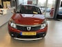 Dacia Sandero 1.6 Stepway,5 Deurs,5 Zits,Airco,Elektrischpakket,Trekhaak,Achteruitrijsensoren,Ipod Usb Aansluiting,Bleutooth,Bekleding Leder/Stof ,Radio-Cd/Mp 3 Speler,16 Inch Lmv