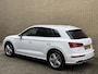 Audi Q5 50 TFSI e 299pk Quattro 2x S-Line | Virtual cockpit | Luchtvering | Wegklapbare trekhaak | Sportstoelen met half leder S-line | Navigatie | Cruise control | Audi smartphone | Elektrische achterklep | Volledig dealeronderhouden!