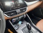 Alfa Romeo Giulia 2.0 T AWD Veloce / Automaat / NL-Auto / 1e-Eigenaar / Vol-Leder / Stuur-/Stoelverwarming / Elektr.-Stoelen met Geheugen / Flippers / Cruise-Control / Climate-Control / DAB Radio-Bluetooth / Navi / PDC V+A / 18'' LMV / ENZ.