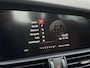 Alfa Romeo Giulia 2.0 T AWD Veloce / Automaat / NL-Auto / 1e-Eigenaar / Vol-Leder / Stuur-/Stoelverwarming / Elektr.-Stoelen met Geheugen / Flippers / Cruise-Control / Climate-Control / DAB Radio-Bluetooth / Navi / PDC V+A / 18'' LMV / ENZ.