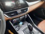 Alfa Romeo Giulia 2.0 T Q4 AWD Veloce / 280 Pk / NL-Auto / 1e-Eigenaar / Vol-Leder / Stuur-/Stoelverwarming / Elektr.-Stoelen met Geheugen / Flippers / Cruise-Control / Climate-Control / DAB Radio-Bluetooth / Navi / PDC V+A / 18'' LMV / Inclusief Winterset! / ENZ.