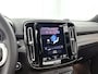 Volvo XC40 1.5 T5 Recharge R-Design | PANO-SCHUIFDAK | CAMERA | HARMAN-KARDON | STOEL-STUURWIELVERWARMING | 20 INCH | ZWART DAK