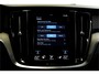 Volvo V60 2.0 T6 AWD 250kW/340pk Aut8 Twin Engine Inscription PANORMADAK + HARMAN/KARDON + NAVI SENSUS + ADAPT.CRUISE + PILOT ASSIST + BLIS + STOEL-&STUURVERWARMING + 360 CAMERA + EL.TREKHAAK + HEAD-UP DISPLAY + PARKSENSOREN V&A + 19" LM-VELGEN!!