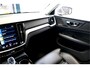 Volvo V60 2.0 T6 AWD 250kW/340pk Aut8 Twin Engine Inscription PANORMADAK + HARMAN/KARDON + NAVI SENSUS + ADAPT.CRUISE + PILOT ASSIST + BLIS + STOEL-&STUURVERWARMING + 360 CAMERA + EL.TREKHAAK + HEAD-UP DISPLAY + PARKSENSOREN V&A + 19" LM-VELGEN!!