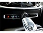 Volvo V60 2.0 T6 AWD 250kW/340pk Aut8 Twin Engine Inscription PANORMADAK + HARMAN/KARDON + NAVI SENSUS + ADAPT.CRUISE + PILOT ASSIST + BLIS + STOEL-&STUURVERWARMING + 360 CAMERA + EL.TREKHAAK + HEAD-UP DISPLAY + PARKSENSOREN V&A + 19" LM-VELGEN!!