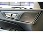 Volvo V60 2.0 T6 AWD 250kW/340pk Aut8 Twin Engine Inscription PANORMADAK + HARMAN/KARDON + NAVI SENSUS + ADAPT.CRUISE + PILOT ASSIST + BLIS + STOEL-&STUURVERWARMING + 360 CAMERA + EL.TREKHAAK + HEAD-UP DISPLAY + PARKSENSOREN V&A + 19" LM-VELGEN!!