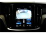 Volvo V60 2.0 T6 AWD 250kW/340pk Aut8 Twin Engine Inscription PANORMADAK + HARMAN/KARDON + NAVI SENSUS + ADAPT.CRUISE + PILOT ASSIST + BLIS + STOEL-&STUURVERWARMING + 360 CAMERA + EL.TREKHAAK + HEAD-UP DISPLAY + PARKSENSOREN V&A + 19" LM-VELGEN!!