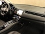 Honda HR-V 1.5 i-VTEC Executive - PANORAMADAK - PARKEERSENSOREN VOOR/ ACHTER - NAVIGATIE - BLUETOOTH - CLIMATE CONTROL - VOLLEDIGE ONDERHOUDSHISTORIE - KEYLESS ENTRY/ START - DONKER GETINTE RAMEN ACHTER - CRUISE CONTROL - VOORSTOELEN VERWARMD