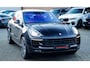 Porsche Macan 3.6 Turbo | Alcantara hemel | Carbon | Pano | Burmester | Achterbank verwarming