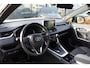 Toyota RAV4 2.5 Hybrid AWD Bi-Tone | Rijklaar | Parelmoer | Trekhaak | 360 Camera | Apple/Android | Navi  | Stoel/Stuurverw. | Elek. Achterklep | Blind Spot | El. stoel | LED