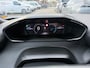 Peugeot 2008 1.2 Hybrid 136 Allure | Camera | Ad. Cruise control | Verw. voorstoel | PDC V+A | LMV 17"| LED koplampen | DAB |