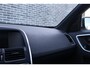 Volvo XC60 2.0 T5 FWD Summum | Navigatie | Achteruitrijcamera | Panoramadak | Parkeersensoren | Sportstoelen | Lederen Bekleding | Lichtmetalen Velgen 18 inch