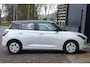 Suzuki Swift 1.2 Comfort Smart Hybrid tot 10 jaar garantie! | Showroom | Nieuw