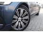 Volvo V60 2.0 T6 Recharge AWD Business Pro | Plug-in Hybrid (PHEV) | Navigatie | Apple Carplay | Android Auto | Achteruitrijcamera | Parkeersensoren | Stoelverwarming | Panoramadak | Trekhaak | Lichtmetalen Velgen 18 inch