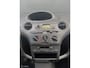 Toyota Yaris 1.3-16V VVT-i Sol 3 deurs - APK T/M 13-02-2027 - EL. RAMEN + SPIEGELS - CPV - STUURBEKRACHTIGING - RADIO/CASSETTE - AIRBAGS - NAP - NL AUTO -