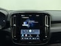 Volvo EX40 Extended Range Plus Black Edition / Nubuck / 20'' / Getint Glas / Harman&kardon Audio / Adapt. Cruise / BLIS / Stoel + Stuurw. Verwarming /
